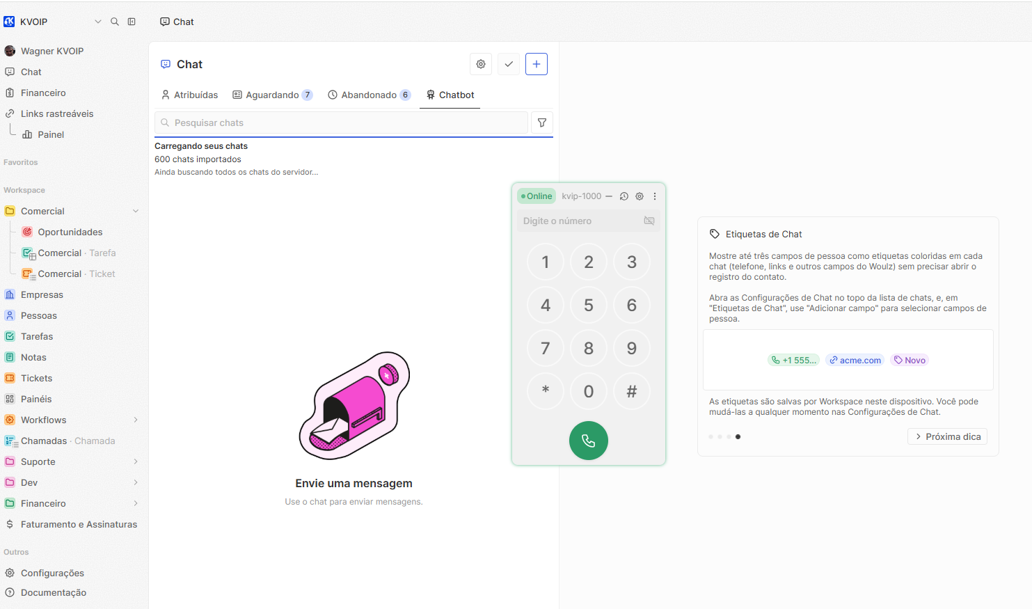 Tela omnichannel do CRM com conversas de WhatsApp, filas de chat e softphone do PABX integrados